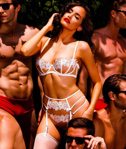 Embroidered Flower Net Yarn Perspective Heavy Process Underwear Set With Steel Ring