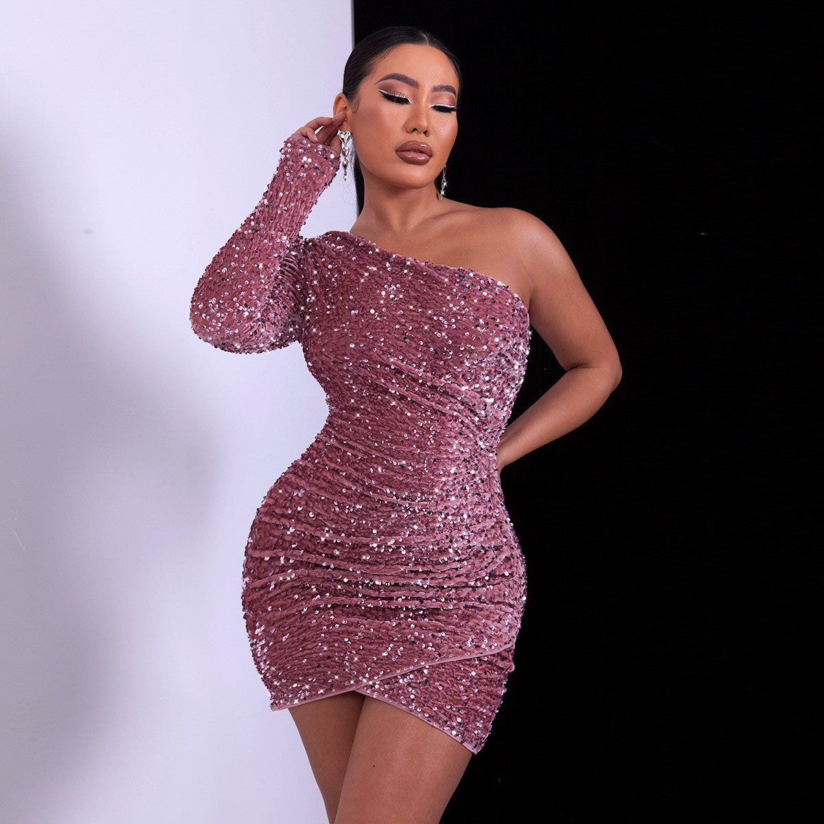Fashionable Sequin One-shoulder Long-sleeve Bodycon Dress