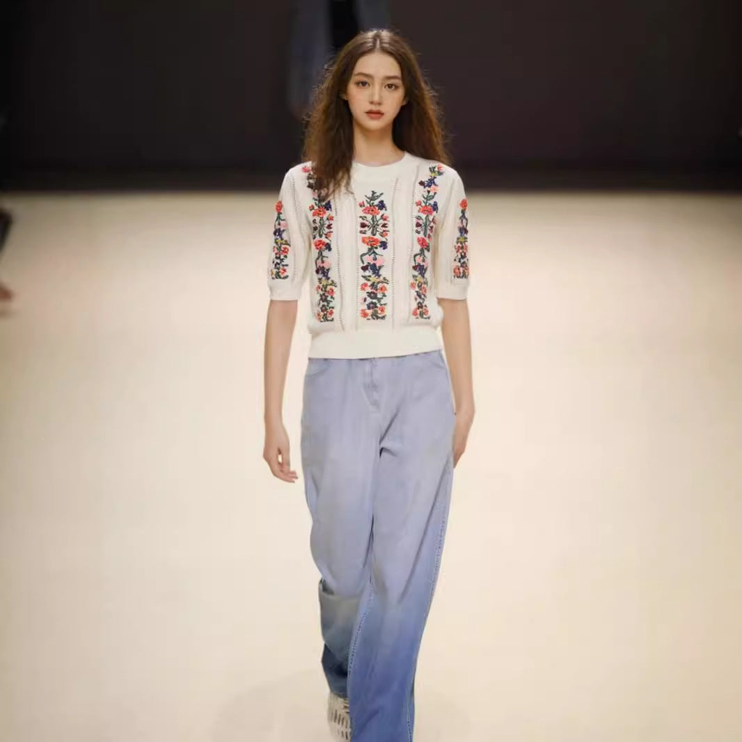 Exquisite Flowers Embroidered Knitted Top