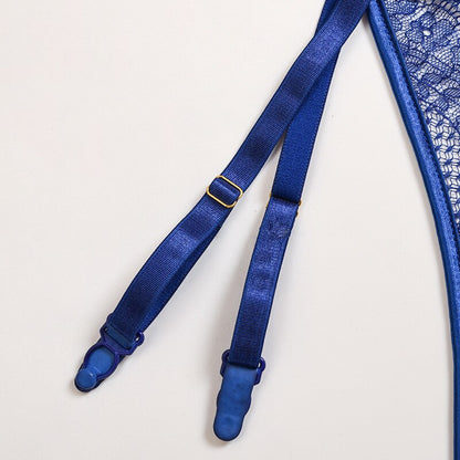 Spliced underwear gathers three-piece suit with steel ring