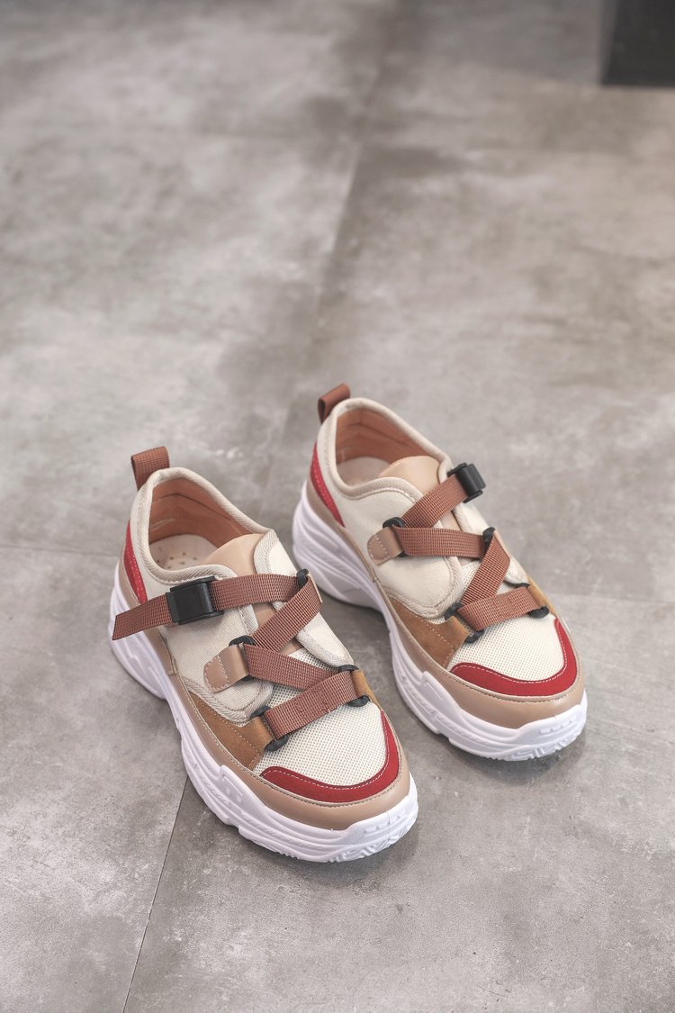 New Korean version of thick bottom buckle wild sneakers