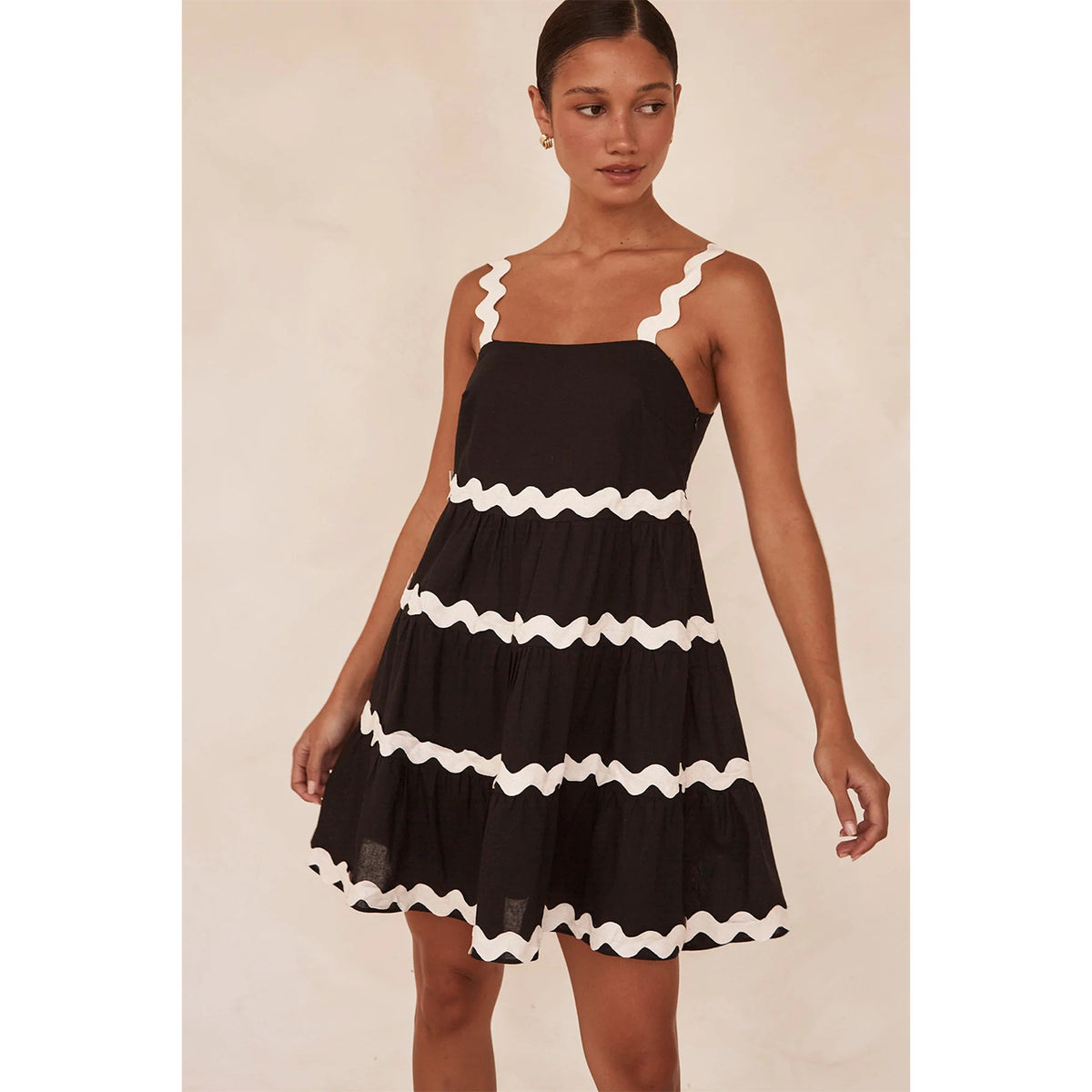 And Fresh Short Dress With Lace Detailing And Patchwork