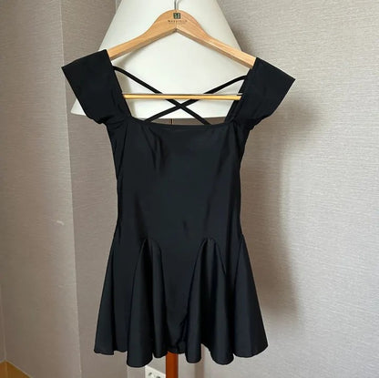 Solid-color Square-neck Resort Swimsuit