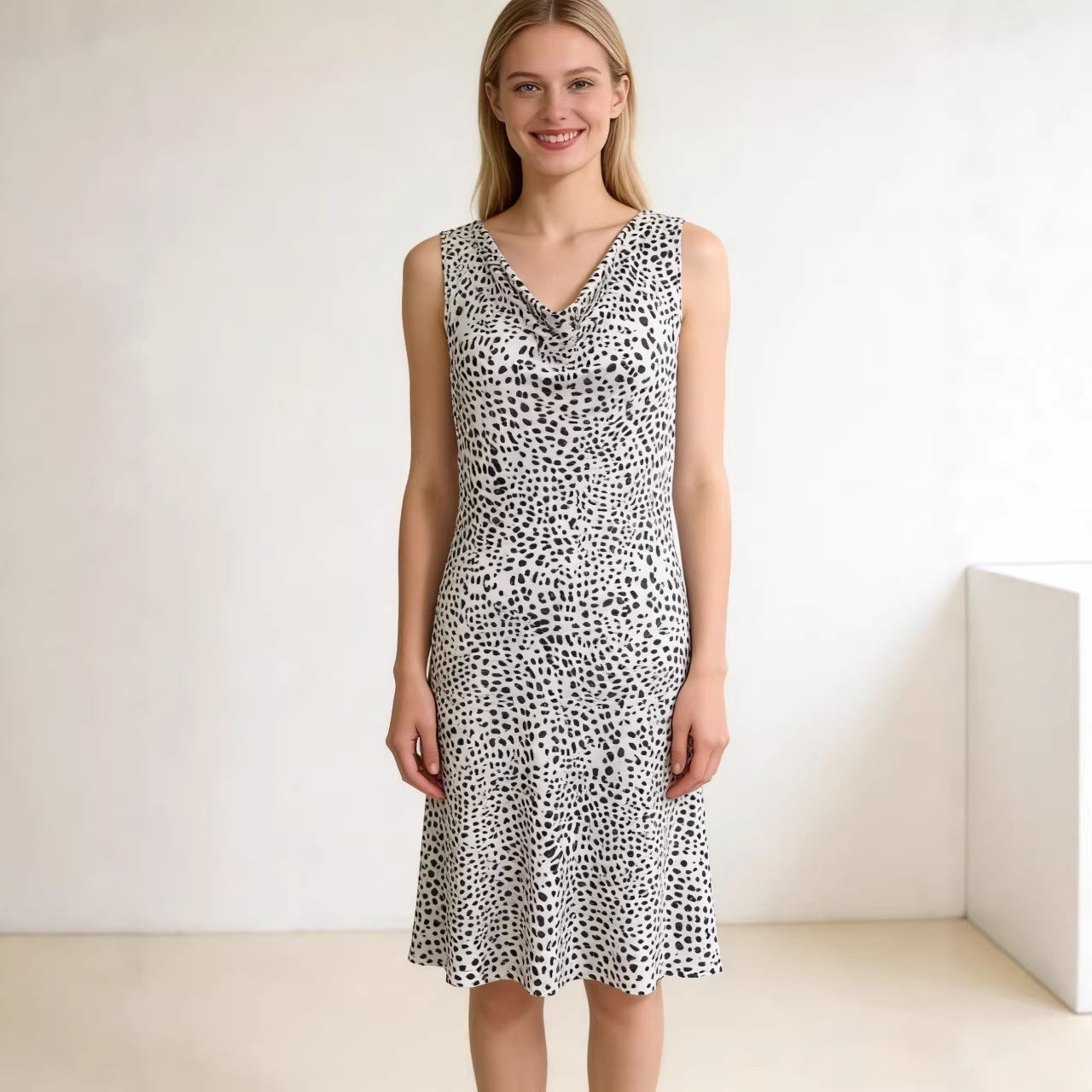Leopard Print V-neck Sleeveless Printed Dress