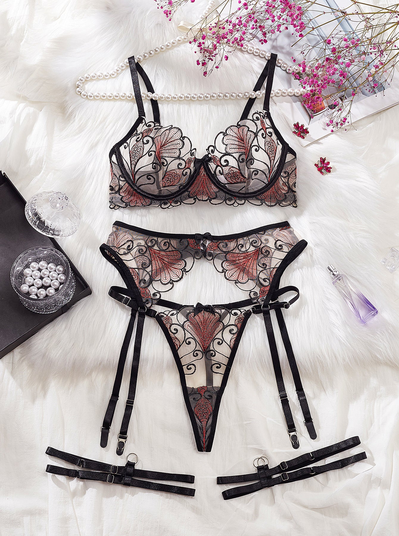 Leaf Embroidery Mesh Bow Low-cut Underwear