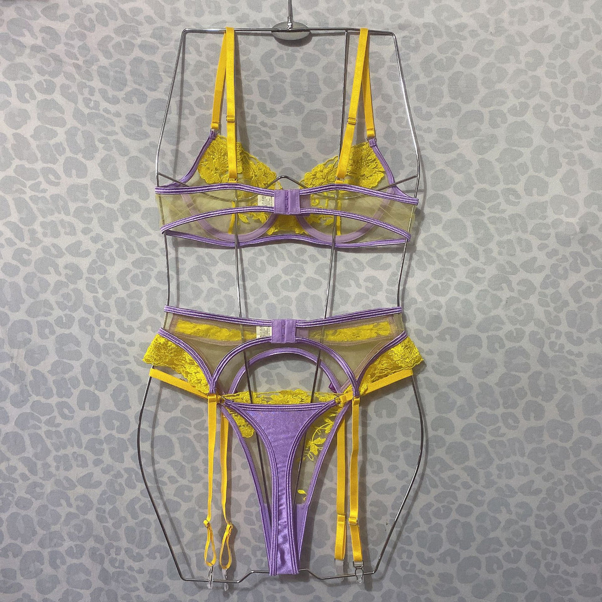 Women's Fashion Flower Embroidered Bra Underwear Suit