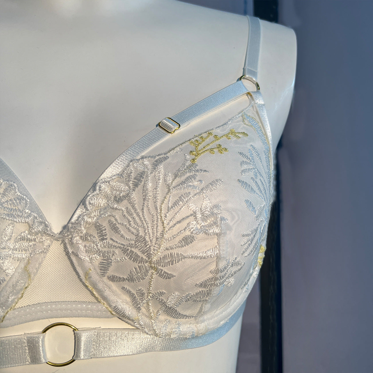 Women's Embroidered Garter Mesh Underwear