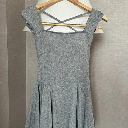 Solid-color Square-neck Resort Swimsuit